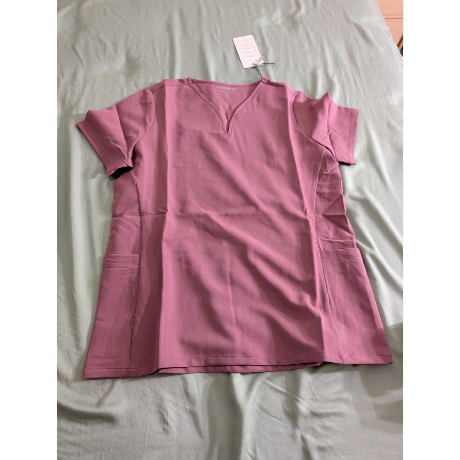 Mandala Women's Curved V-Neck Top And Jogger Mauve Set - Size S